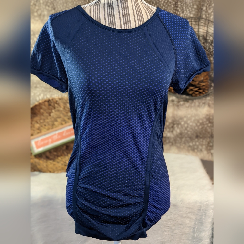 Athleta dark blue stretchy tee cap sleeve shirt